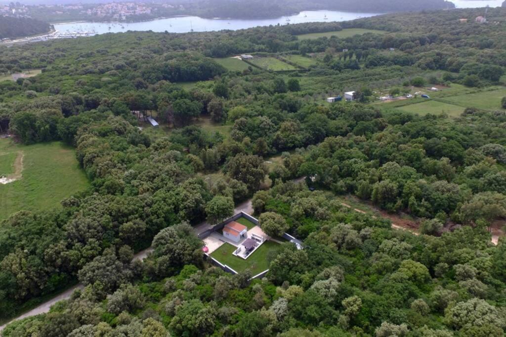 Apartment In Park Forest Soline Near The Sea Pjescana Uvala Extérieur photo