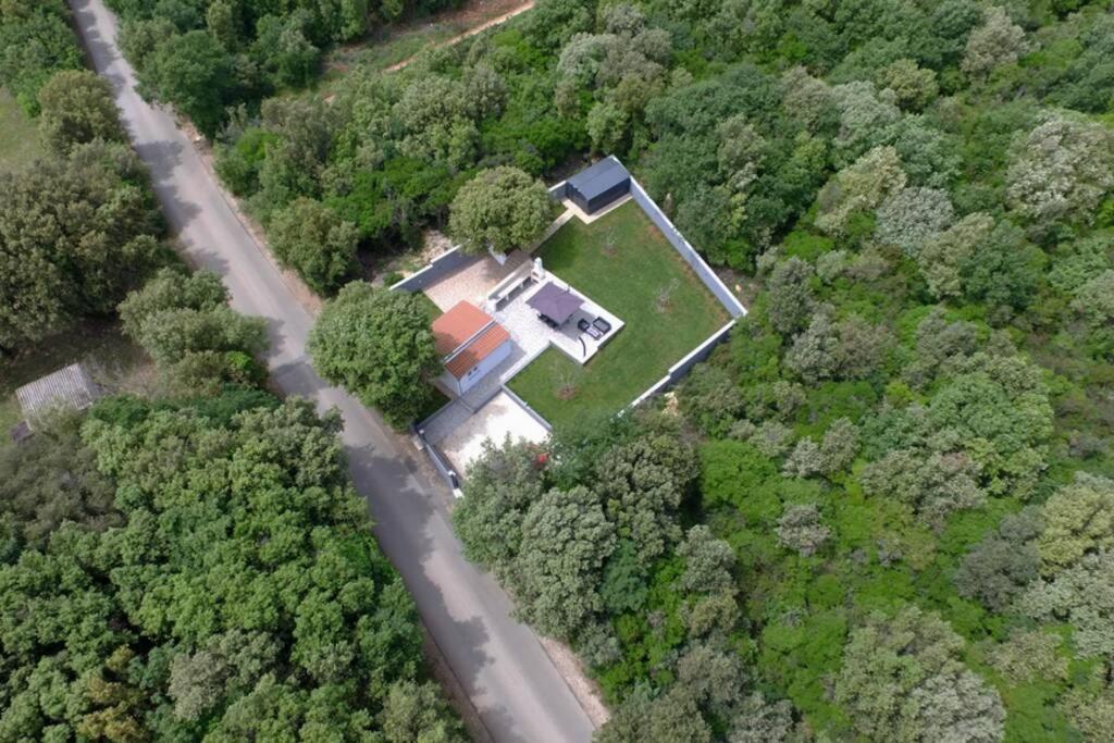 Apartment In Park Forest Soline Near The Sea Pjescana Uvala Extérieur photo